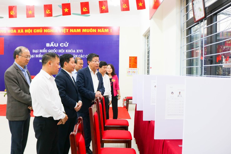 Phó Chủ tịch Thường trực UBND thành phố Hà Nội Dương Đức Tuấn kiểm tra công tác chuẩn bị bầu cử tại xã Quốc Oai- Ảnh 3.