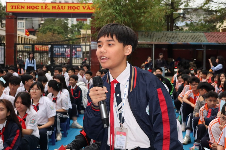 Trường THCS Quang Trung thực hiện chuyên đề truyền thông về "Giáo dục lối sống- ứng xử trong gia đình"- Ảnh 1.