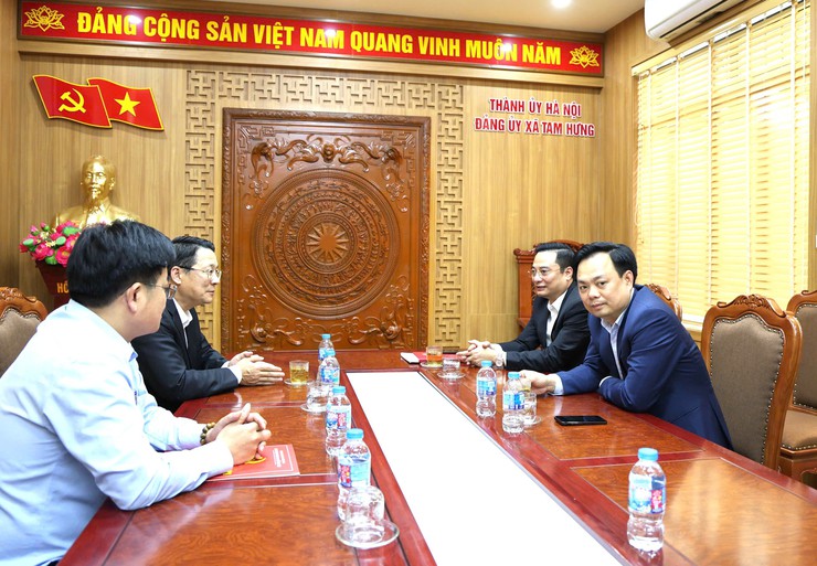 Lãnh đạo Ban Tuyên giáo và Dân vận Thành uỷ Hà Nội kiểm tra công tác bầu cử tại xã Tam Hưng - Ảnh 1.