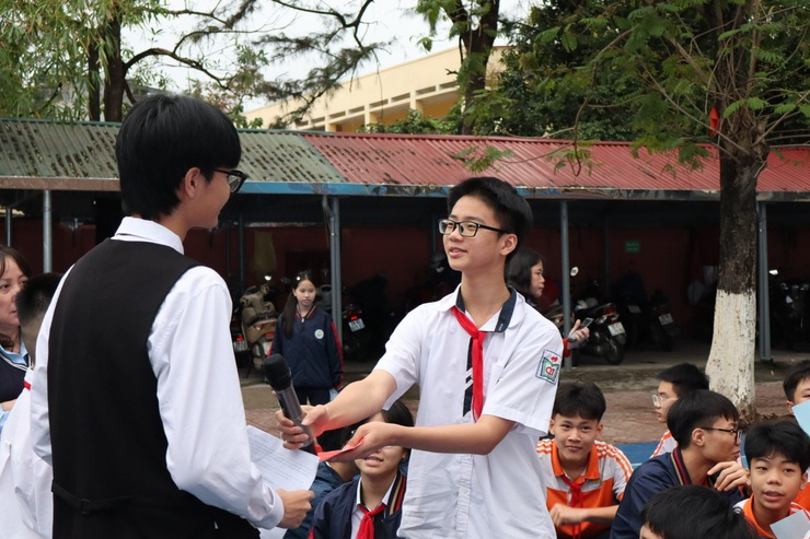 Trường THCS Quang Trung thực hiện chuyên đề truyền thông về "Giáo dục lối sống- ứng xử trong gia đình"- Ảnh 9.