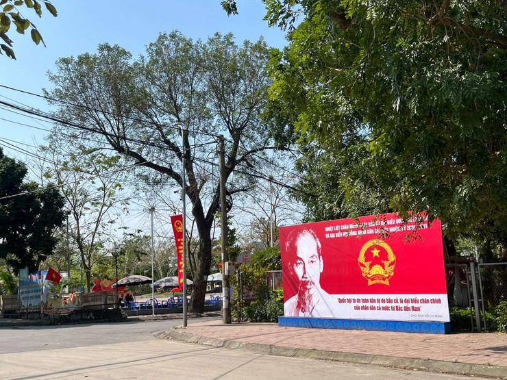 Dương Hoà đa dạng hình thức tuyên truyền, cổ động trực quan về bầu cử - Ảnh 6.