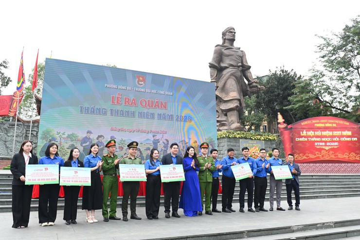 Ra quân tháng thanh niên 2026 - Phát huy vai trò xung kích, sáng tạo của tuổi trẻ Công an phường Đống Đa- Ảnh 4.