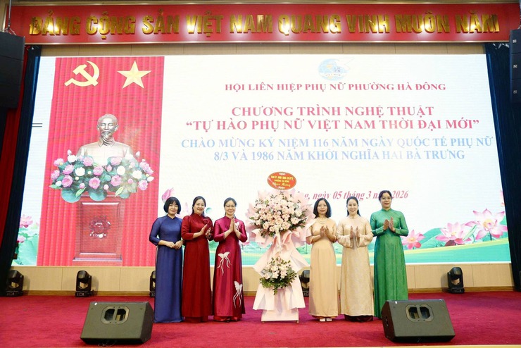 Phụ nữ Hà Đông sôi nổi chương trình nghệ thuật và Hội thi tìm hiểu pháp luật về Bầu cử- Ảnh 1.