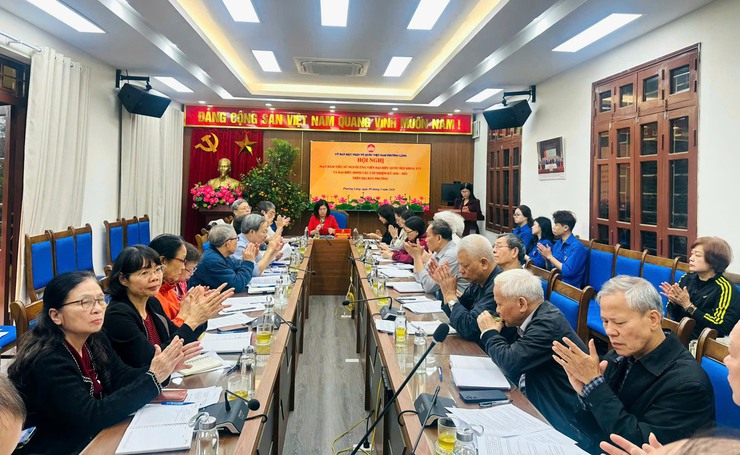 PHƯỜNG LÁNG TỔ CHỨC HỘI NGHỊ MẠN ĐÀM TIỂU SỬ NGƯỜI ỨNG CỬ ĐẠI BIỂU QUỐC HỘI KHOÁ XVI VÀ HĐND CÁC CẤP NHIỆM KỲ 2026 – 2031- Ảnh 4.