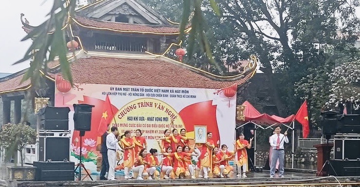 Chương trình đồng diễn dân vũ và văn nghệ chào mừng Ngày Quốc tế Phụ nữ 8/3, kỷ niệm 116 năm Ngày Quốc tế Phụ nữ- Ảnh 3.