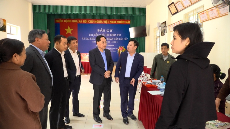 Đoàn công tác số 1 Thành ủy Hà Nội kiểm tra công tác chuẩn bị bầu cử tại xã Yên Xuân- Ảnh 2.