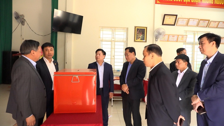 Đoàn công tác số 1 Thành ủy Hà Nội kiểm tra công tác chuẩn bị bầu cử tại xã Yên Xuân- Ảnh 1.