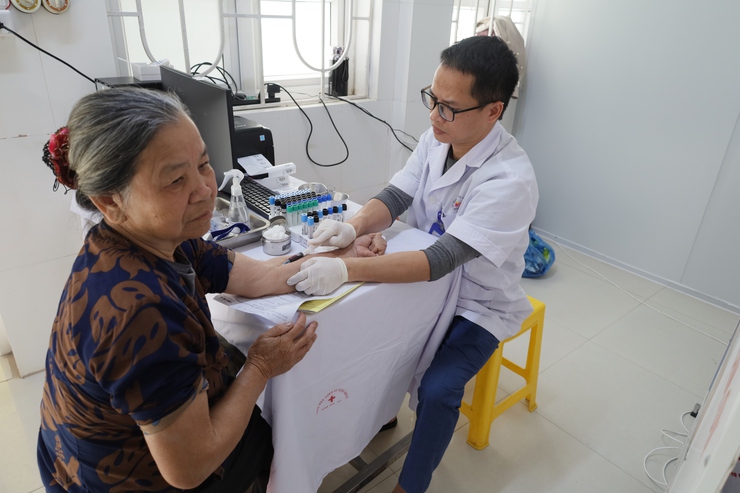 BVĐK Vân Đình ký kết hỗ trợ chuyên môn cho Trạm y tế xã Vân Đình: Từng bước nâng tầm y tế cơ sở- Ảnh 6.