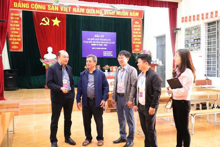 Tùng Thiện tăng cường kiểm tra công tác chuẩn bị bầu cử đại biểu Quốc hội và đại biểu HĐND các cấp- Ảnh 3.