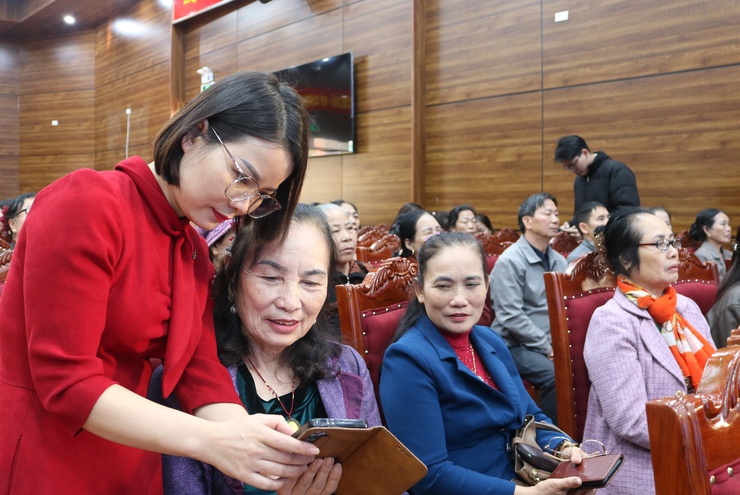 Hội Nông dân và Hội Người cao tuổi xã đẩy manh tuyên truyền về bầu cử- Ảnh 7.