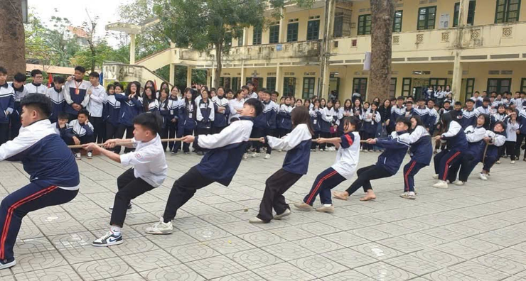 Sôi nổi Hội thao chào mừng ngày thành lập Đoàn 26/3 tại Trường THPT Hồng Thái- Ảnh 2.