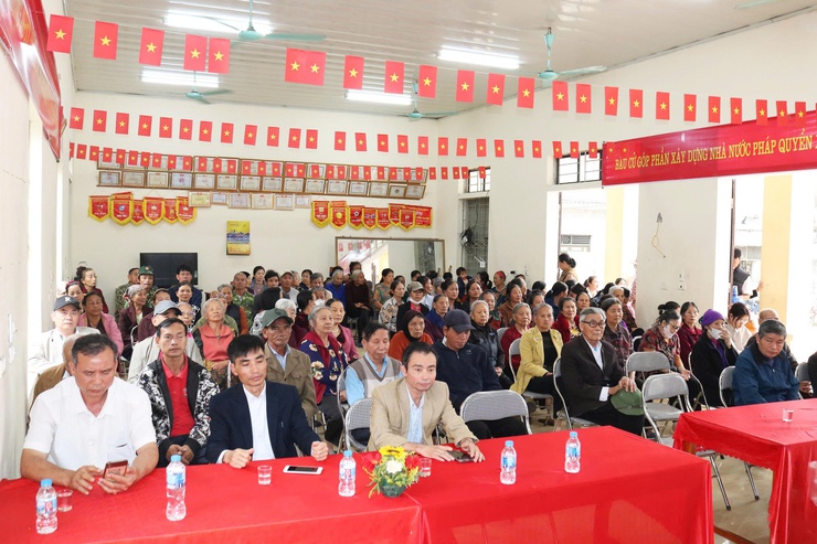 Các ứng cử viên đại biểu HĐND xã Quảng Bị nhiệm kỳ 2026 -2031, Đơn vị bầu cử số 09, đã hoàn thành tiếp xúc cử tri, vận động bầu cử tại 07 thôn gồm: thôn Bến, Đồng Dâu, thôn Leo, Giữa, thôn Và, thôn Đừn và thôn Đầm- Ảnh 2.