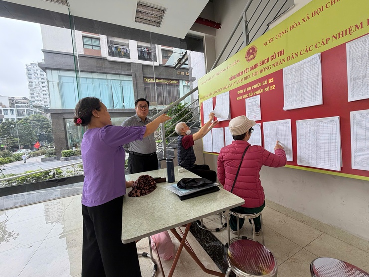 Đồng chí Bí thư Đảng ủy phường Từ Liêm kiểm tra công tác chuẩn bị bầu cử tại các điểm bầu cử trên địa bàn- Ảnh 4.