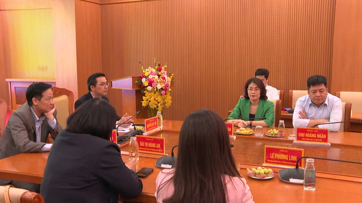 Ban Thường vụ Đảng ủy xã Thanh Trì tiếp đoàn công tác của Khoa Nhà nước và Pháp luật, Trường Đào tạo Cán bộ Lê Hồng Phong (Hà Nội)- Ảnh 2.