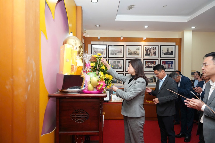 Đảng ủy - HĐND - UBND - Ủy ban MTTQ Việt Nam xã Phù Đổng kỷ niệm 81 năm ngày Nhân dân Trung Mầu khởi nghĩa giành chính quyền (10/3/1945 -10/3/2026)- Ảnh 3.