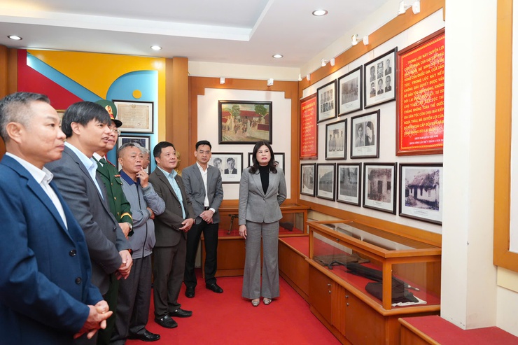 Đảng ủy - HĐND - UBND - Ủy ban MTTQ Việt Nam xã Phù Đổng kỷ niệm 81 năm ngày Nhân dân Trung Mầu khởi nghĩa giành chính quyền (10/3/1945 -10/3/2026)- Ảnh 5.