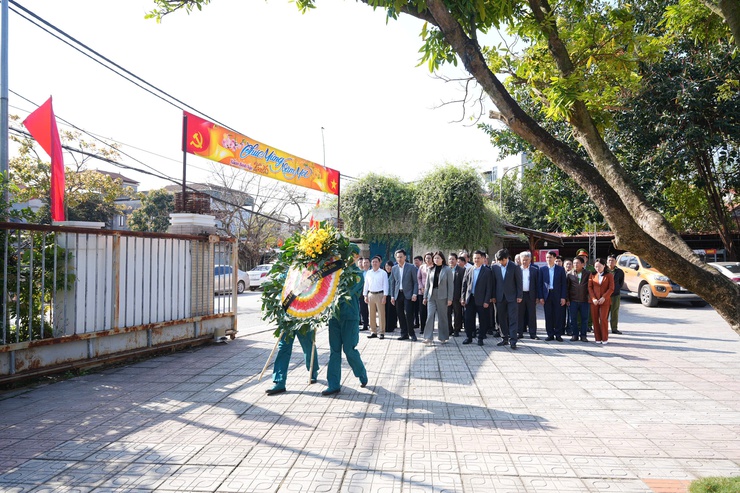 Đảng ủy - HĐND - UBND - Ủy ban MTTQ Việt Nam xã Phù Đổng kỷ niệm 81 năm ngày Nhân dân Trung Mầu khởi nghĩa giành chính quyền (10/3/1945 -10/3/2026)- Ảnh 1.