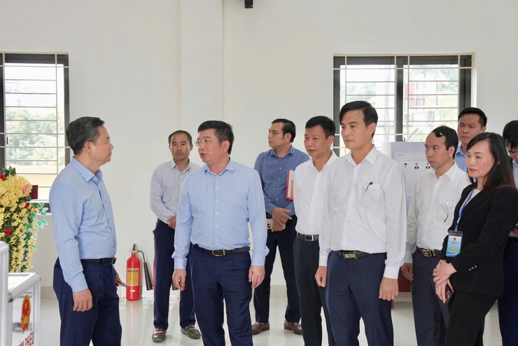 Đoàn công tác số 5 Thành ủy Hà Nội kiểm tra công tác bầu cử tại xã Thiên Lộc- Ảnh 5.