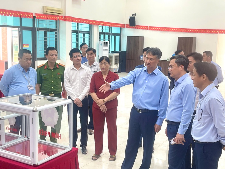 Đoàn công tác số 5 của Thành ủy Hà Nội kiểm tra công tác chuẩn bị bầu cử tại Đơn vị bầu cử số 2, thôn Ngọc Chi- Ảnh 6.