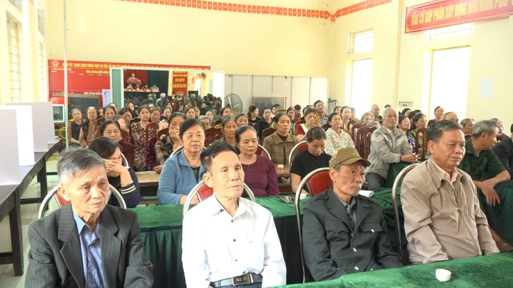 Cử tri thôn Tân Dân 2 gửi gắm kỳ vọng tới đại biểu HĐND nhiệm kỳ mới- Ảnh 2.