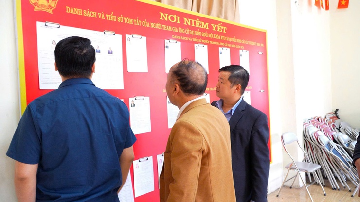 ĐỒNG CHÍ MAI XUÂN TRƯỜNG, BÍ THƯ ĐẢNG ỦY, CHỦ TỊCH HĐND XÃ KIỂM TRA CÔNG TÁC CHUẨN BỊ CÁC KHU VỰC BỎ PHIẾU TRÊN ĐỊA BÀN XÃ DÂN HÒA- Ảnh 3.