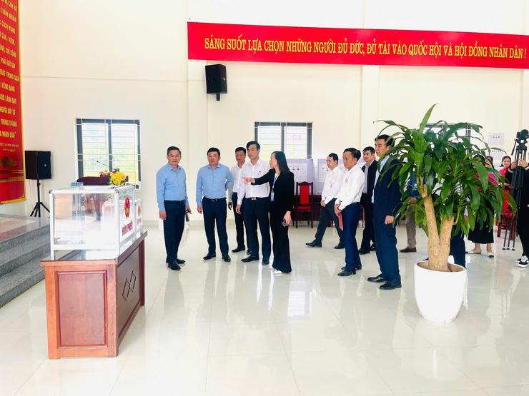 Đoàn công tác số 5 Thành ủy Hà Nội kiểm tra công tác bầu cử tại xã Thiên Lộc- Ảnh 10.