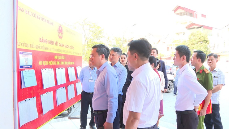 Đoàn công tác số 5 của Thành ủy Hà Nội kiểm tra công tác chuẩn bị bầu cử tại Đơn vị bầu cử số 2, thôn Ngọc Chi- Ảnh 2.