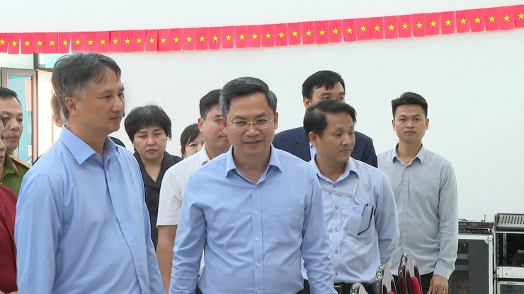 Đoàn công tác số 5 của Thành ủy Hà Nội kiểm tra công tác chuẩn bị bầu cử tại Đơn vị bầu cử số 2, thôn Ngọc Chi- Ảnh 4.