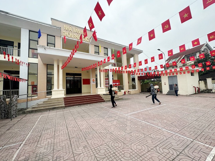 Trạm Y tế xã Quốc Oai ra quân tổng vệ sinh môi trường, chủ động phòng chống dịch bệnh trước ngày bầu cử- Ảnh 10.