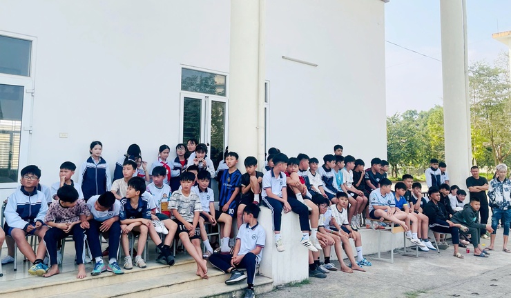 Sôi nổi Giải bóng đá thiếu niên Trường THCS Thạch Thán năm học 2025–2026 chào mừng ngày thành lập Đoàn và cuộc bầu cử- Ảnh 13.