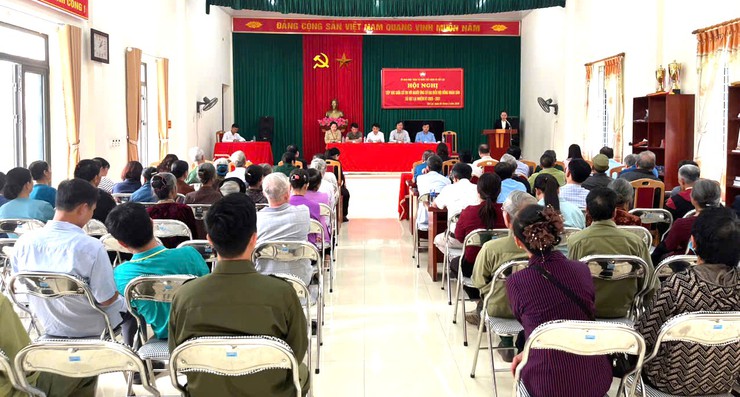 Hội nghị tiếp xúc cử tri để những người ứng cử đại biểu HĐND xã Vật Lại, khóa XXI nhiệm kỳ 2026 - 2031, tại đơn vị Bầu cử số 04 thực hiện quyền vận động bầu cử- Ảnh 1.