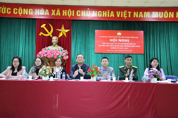 Ứng cử viên đại biểu HĐND phường Kiến Hưng tại đơn vị bầu cử số 5 tiếp xúc cử tri tổ dân phố 19- Ảnh 1.