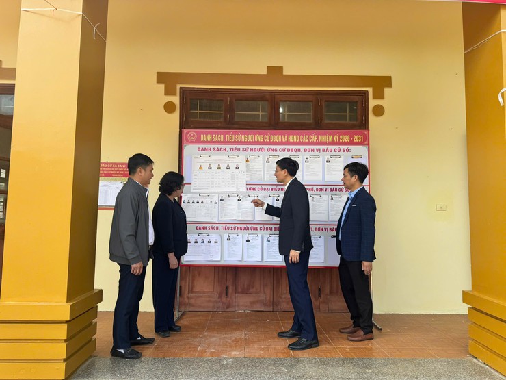 Thường trực Đảng ủy xã Ba Vì kiểm tra công tác chuẩn bị bầu cử tại các thôn trên địa bàn xã Ba Vì- Ảnh 2.