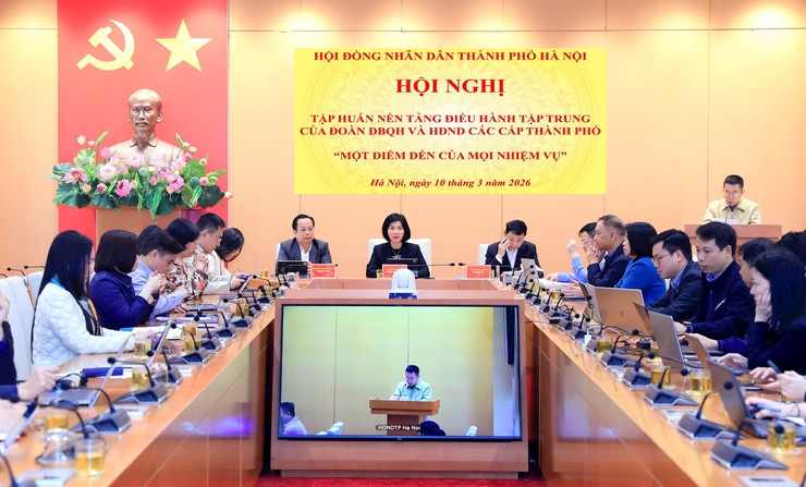 Xã Bất Bạt tham dự hội nghị tập huấn Nền tảng điều hành tập trung của Đoàn đại biểu Quốc hội và HĐND các cấp- Ảnh 1.