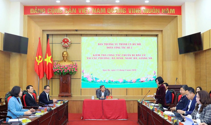 Chủ tịch UBND TP Hà Nội Vũ Đại Thắng kiểm tra công tác chuẩn bị bầu cử tại các phường: Ba Đình, Ngọc Hà, Giảng Võ.- Ảnh 1.