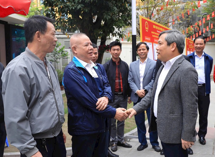 Chủ tịch UBND TP Hà Nội Vũ Đại Thắng kiểm tra công tác chuẩn bị bầu cử tại các phường: Ba Đình, Ngọc Hà, Giảng Võ.- Ảnh 4.