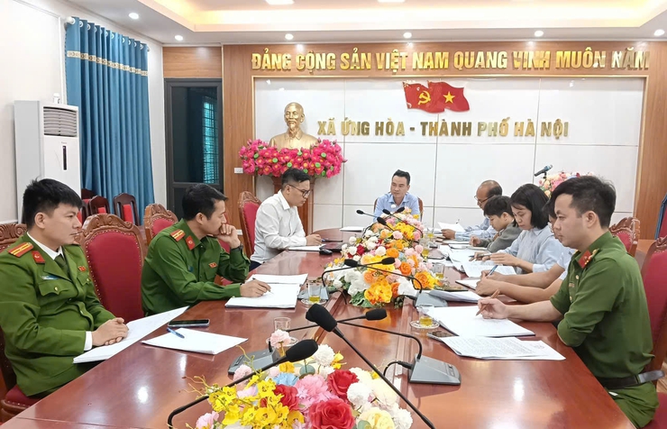 UBND XÃ NGHE BÁO CÁO KẾT QUẢ XỬ LÝ PHẢN ÁNH VỀ HOẠT ĐỘNG SẢN XUẤT VẬT LIỆU XÂY DỰNG TẠI THÔN QUẢNG TÁI.

- Ảnh 1.