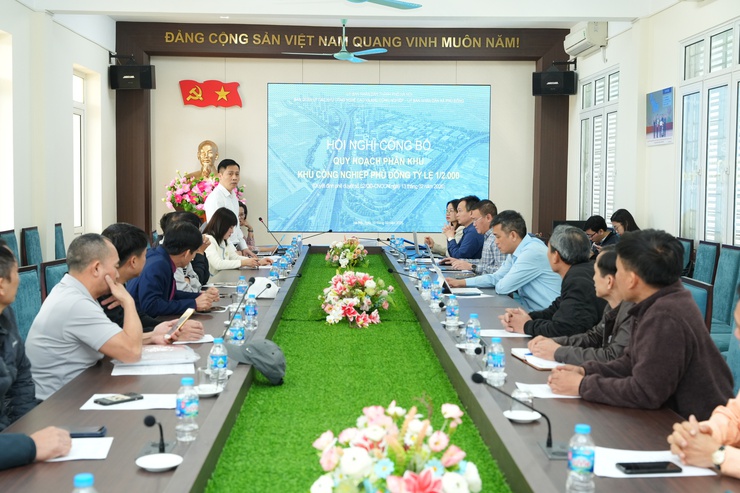 UBND xã Phù Đổng Công bố Quy hoạch phân khu khu công nghiệp Phù Đổng tỷ lệ 1/2000- Ảnh 1.