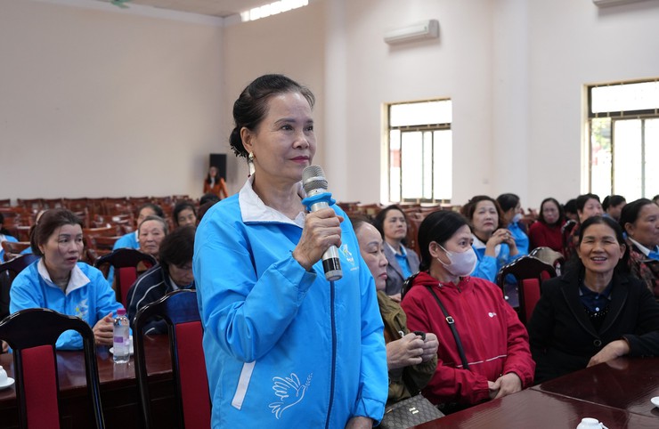 Hội LHPN xã Bát Tràng mạn đàm tiểu sử người ứng cử đại biểu Quốc hội khóa XVI và đại biểu HĐND các cấp- Ảnh 3.