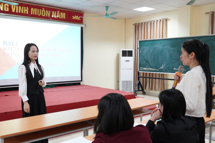 Trung tâm Chính trị phường Chương Mỹ khai giảng lớp bồi dưỡng nhận thức về Đảng khóa I năm 2026- Ảnh 4.