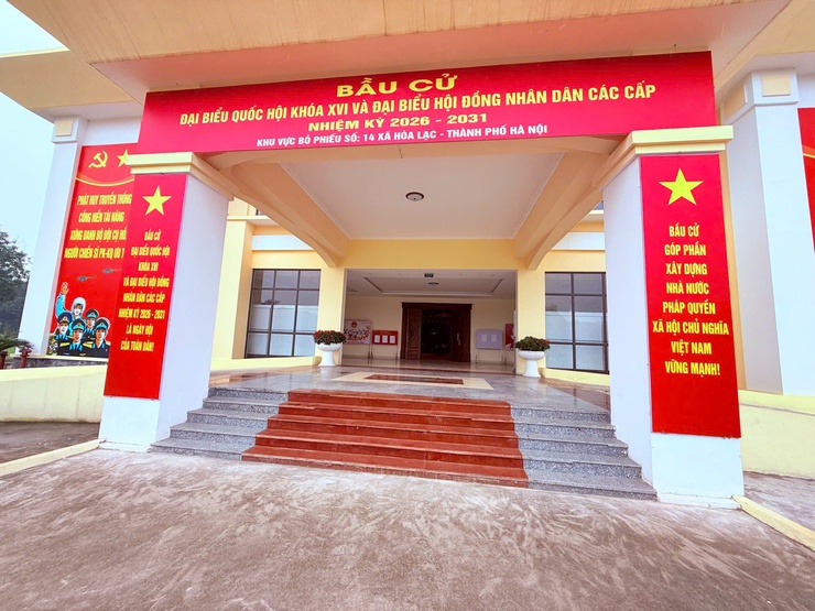 Đảng ủy xã Hòa Lạc kiểm tra công tác chuẩn bị bầu cử tại các khu vực bỏ phiếu- Ảnh 7.