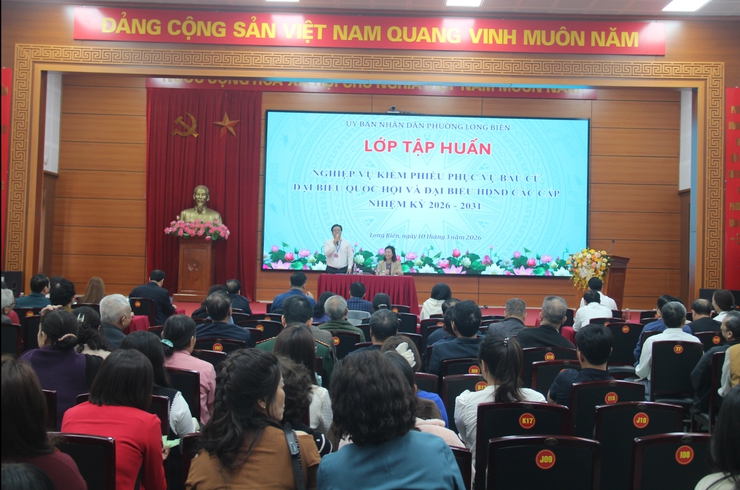 Phường Long Biên nâng cao nghiệp vụ cho các Tổ bầu cử, sẵn sàng cho ngày bầu cử- Ảnh 1.