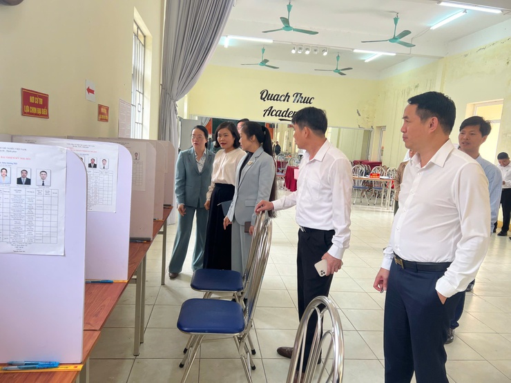 ĐOÀN KIỂM TRA, GIÁM SÁT CỦA ỦY BAN MTTQ VIỆT NAM THÀNH PHỐ HÀ NỘI KIỂM TRA CÔNG TÁC CHUẨN BỊ BẦU CỬ TẠI XÃ NỘI BÀI
- Ảnh 7.