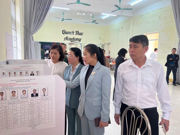 ĐOÀN KIỂM TRA, GIÁM SÁT CỦA ỦY BAN MTTQ VIỆT NAM THÀNH PHỐ HÀ NỘI KIỂM TRA CÔNG TÁC CHUẨN BỊ BẦU CỬ TẠI XÃ NỘI BÀI
- Ảnh 9.