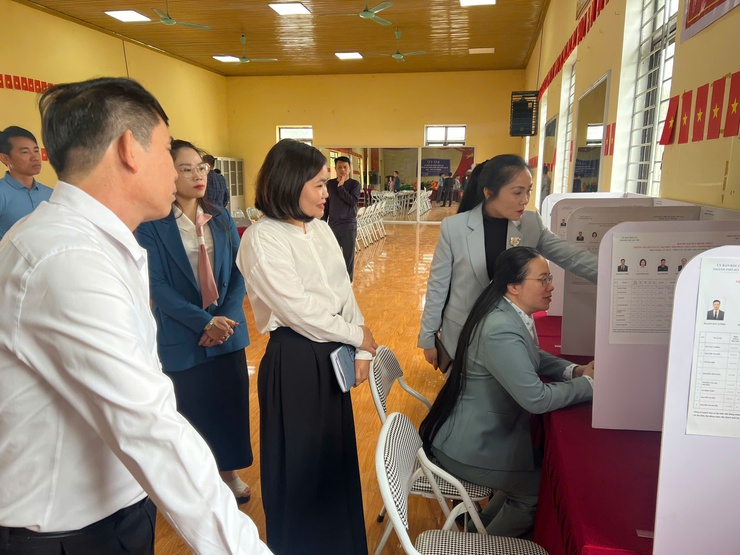 ĐOÀN KIỂM TRA, GIÁM SÁT CỦA ỦY BAN MTTQ VIỆT NAM THÀNH PHỐ HÀ NỘI KIỂM TRA CÔNG TÁC CHUẨN BỊ BẦU CỬ TẠI XÃ NỘI BÀI
- Ảnh 3.