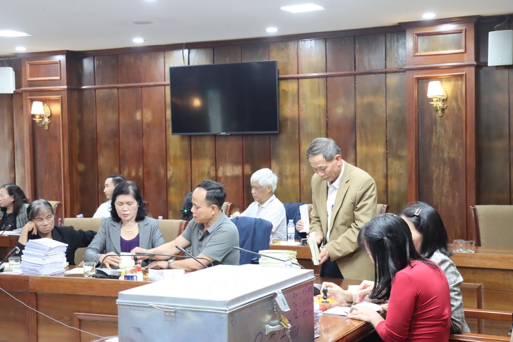 HOÀN THÀNH ĐÓNG DẤU PHIẾU BẦU TẠI CÁC TỔ BẦU CỬ TRÊN ĐỊA BÀN XÃ PHÚ XUYÊN- Ảnh 3.