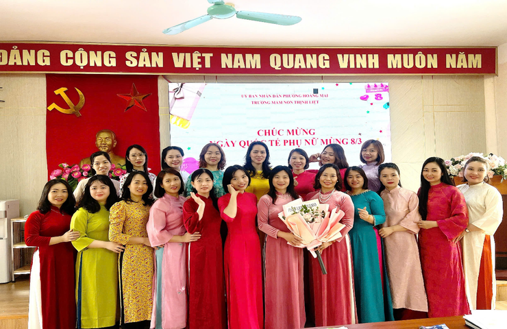 Trường Mầm non Thịnh Liệt kính gửi tin bài tháng 03/2026 với chủ đề: TRƯỜNG MẦM NON THỊNH LIỆT
TỔ CHỨC HỌP CHUYÊN MÔN THÁNG 3/2026 KẾT HỢP CHÚC MỪNG NGÀY QUỐC TẾ PHỤ NỮ 8/3- Ảnh 1.