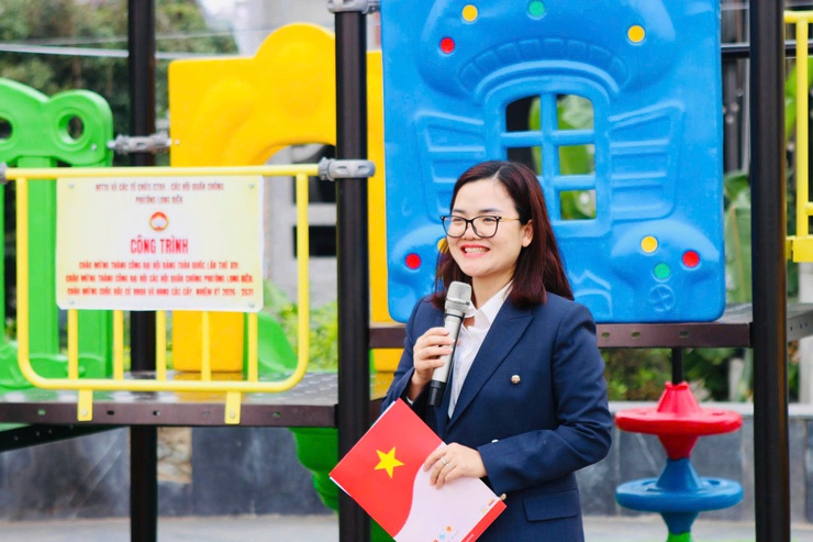 Phường Long Biên khánh thành sân chơi thiếu nhi tại vườn hoa Cự Khối - Công trình chào mừng bầu cử đại biểu Quốc hội khóa XVI và đại biểu HĐND các cấp nhiệm kỳ 2026-2031- Ảnh 1.