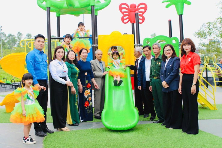 Phường Long Biên khánh thành sân chơi thiếu nhi tại vườn hoa Cự Khối - Công trình chào mừng bầu cử đại biểu Quốc hội khóa XVI và đại biểu HĐND các cấp nhiệm kỳ 2026-2031- Ảnh 4.