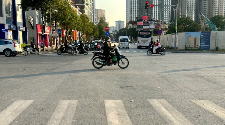 Ngày 11/3, Hà Nội nhiều mây, không mưa, trưa chiều trời nắng. Đêm và sáng trời rét.- Ảnh 1.